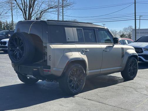 2025 Land Rover Defender P635 OCTA