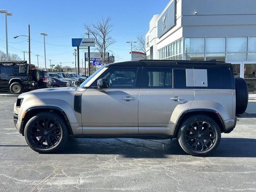 2025 Land Rover Defender P635 OCTA