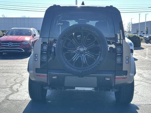 2025 Land Rover Defender P635 OCTA