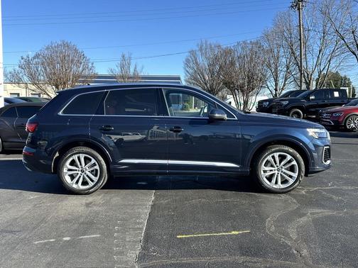 2025 Audi Q7 55 Premium Plus