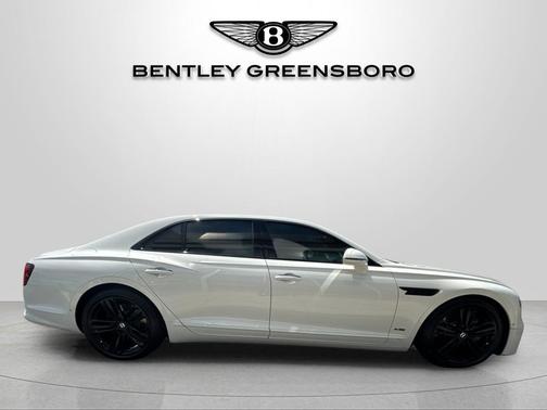Glacier White 2021 Bentley Flying Spur W12