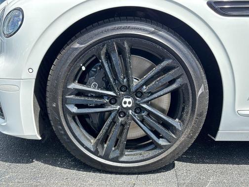 Glacier White 2021 Bentley Flying Spur W12