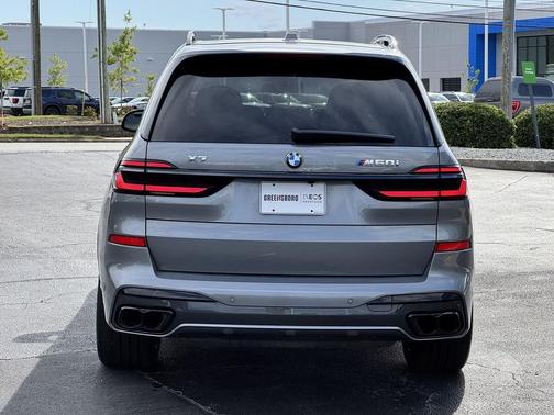 2025 BMW X7 M60i