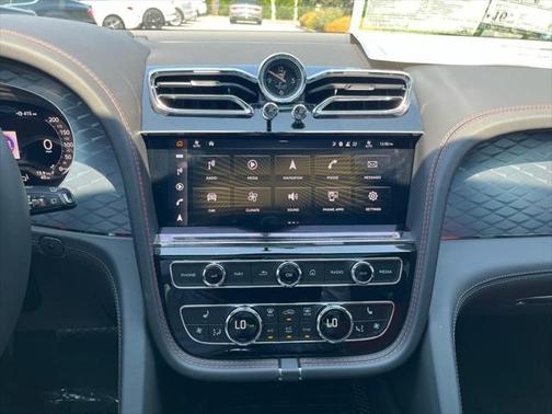2024 Bentley Bentayga V8