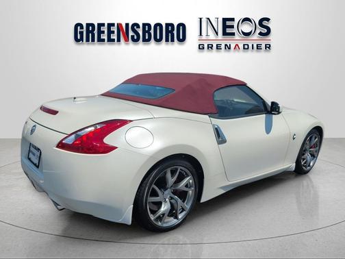 Pearl White 2016 Nissan 370Z Touring Sport