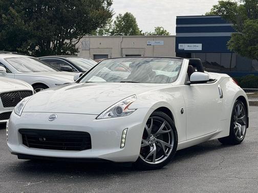 Pearl White 2016 Nissan 370Z Touring Sport