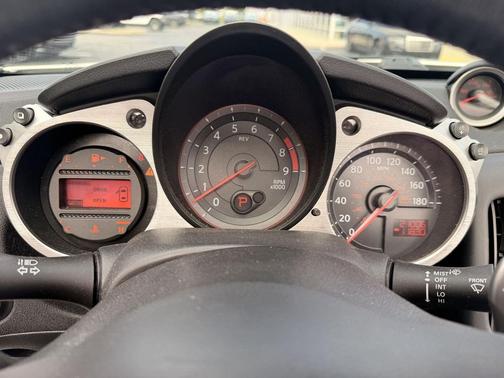 Pearl White 2016 Nissan 370Z Touring Sport