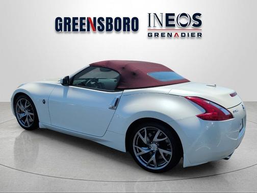 Pearl White 2016 Nissan 370Z Touring Sport