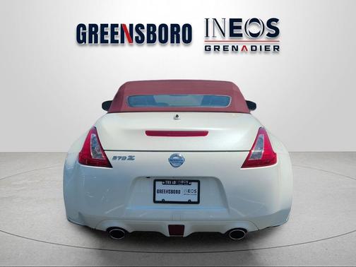 Pearl White 2016 Nissan 370Z Touring Sport