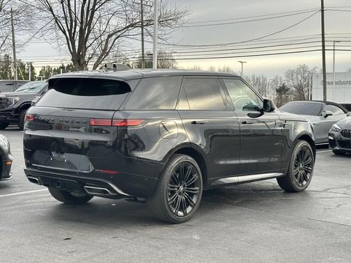 2024 Land Rover Range Rover Sport SE