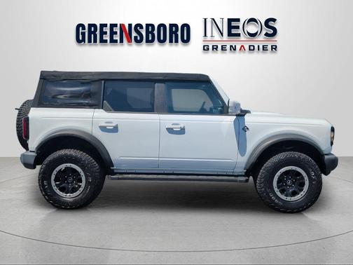 Oxford White 2022 Ford Bronco Outer Banks