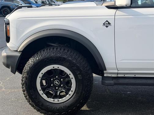 Oxford White 2022 Ford Bronco Outer Banks