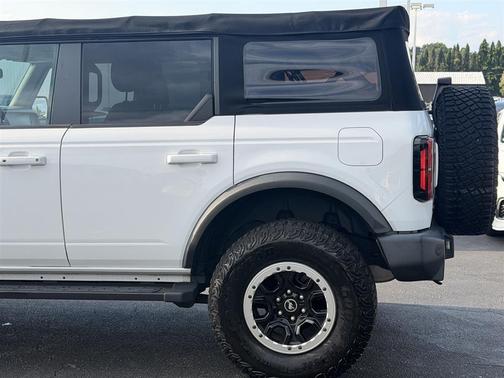 Oxford White 2022 Ford Bronco Outer Banks
