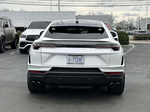 2023 Lamborghini Urus Performante
