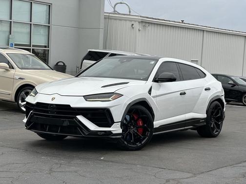 2023 Lamborghini Urus Performante