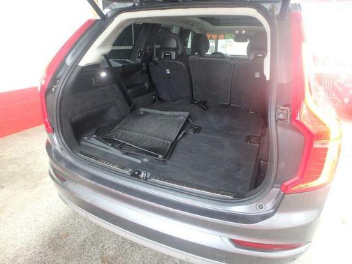 2020 Volvo XC90 Hybrid T8 Momentum 7 Passenger