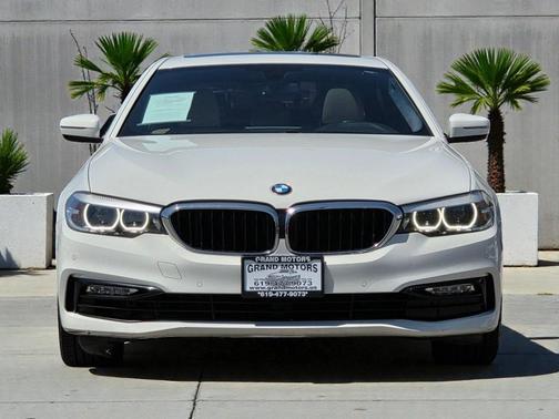 Alpine White 2018 BMW 530 i