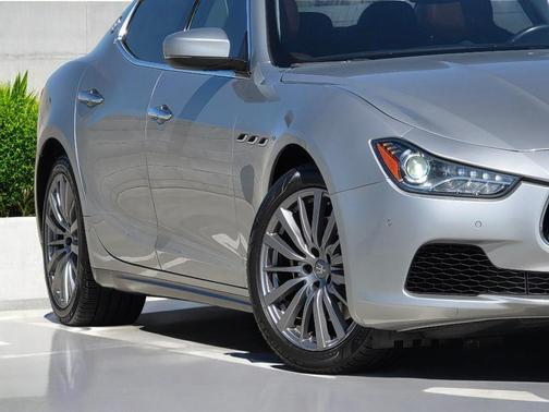 2017 Maserati Ghibli Base