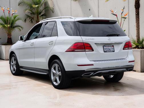 Polar White 2017 Mercedes-Benz GLE 350 Base