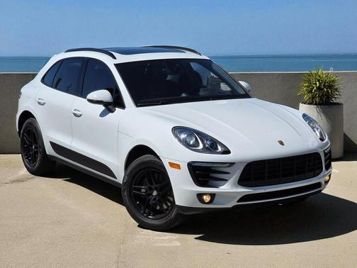 2018 Porsche Macan Base (PDK)