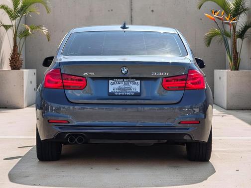 Mineral Gray Metallic 2018 BMW 330 i xDrive