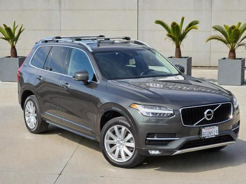 2018 Volvo XC90 T6 Momentum