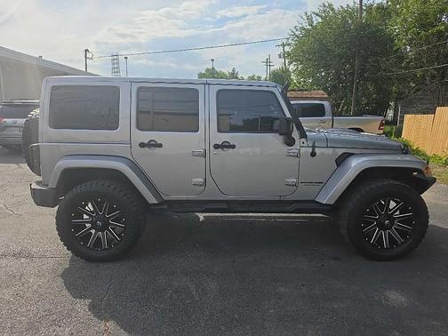Silver 2018 Jeep Wrangler JK Unlimited Sahara