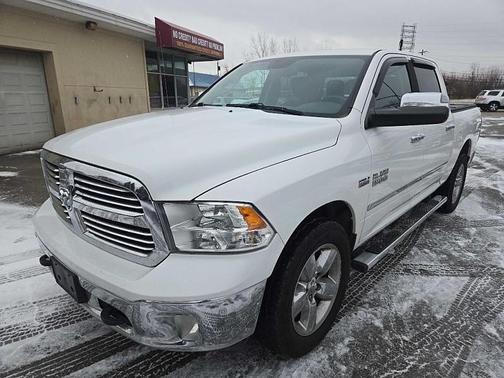 2016 RAM 1500 SLT