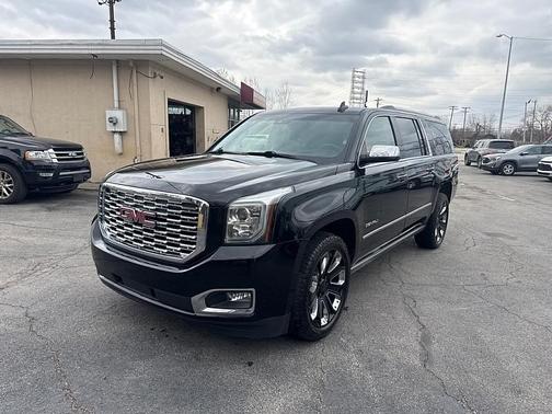 Black 2019 GMC Yukon XL Denali SUV
