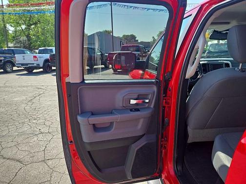 2016 RAM 1500 SLT