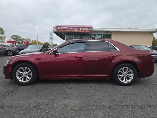 2019 Chrysler 300 Touring