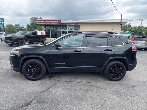 Black 2022 Jeep Cherokee X