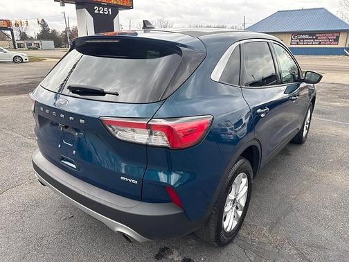 2020 Ford Escape SE