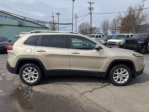 Gold 2014 Jeep Cherokee Latitude