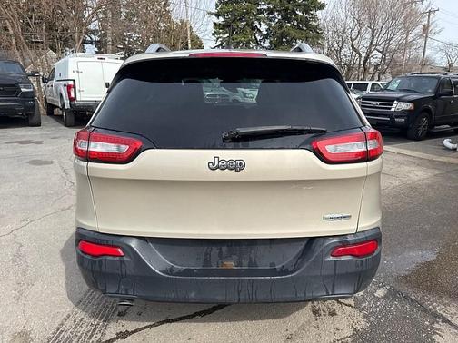 Gold 2014 Jeep Cherokee Latitude