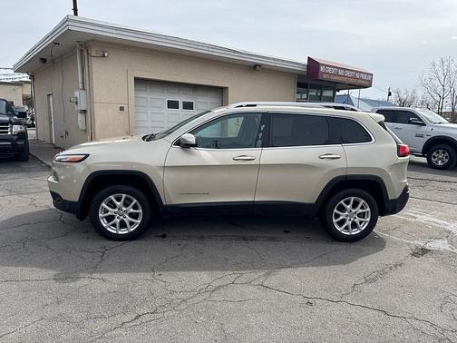 Gold 2014 Jeep Cherokee Latitude