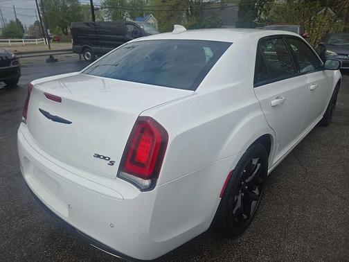2021 Chrysler 300 S