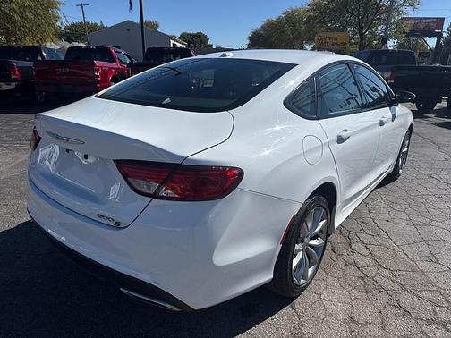 White 2016 Chrysler 200 S