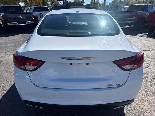 White 2016 Chrysler 200 S