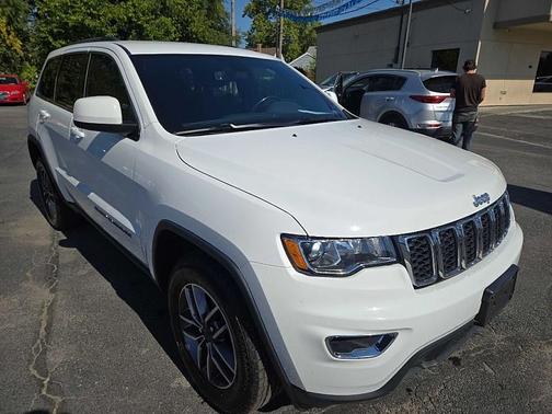 2020 Jeep Grand Cherokee Laredo