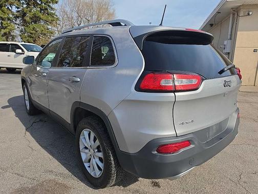 Silver 2016 Jeep Cherokee Limited