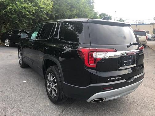 2022 GMC Acadia SLE
