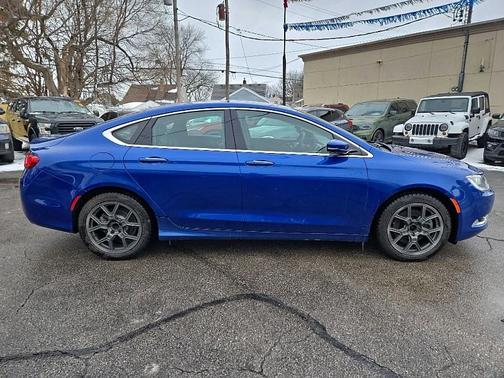 2016 Chrysler 200 C