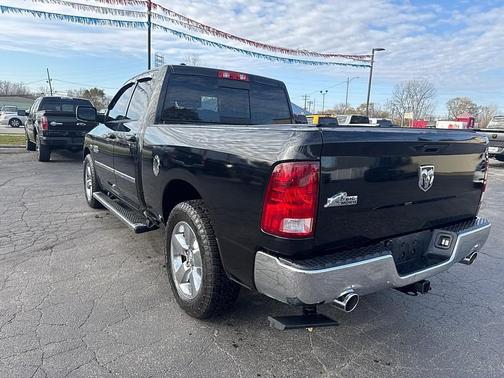 2016 RAM 1500 SLT