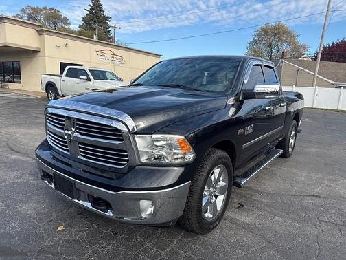 2016 RAM 1500 SLT