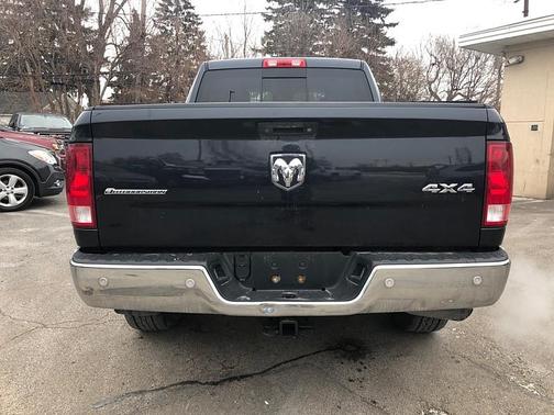 2016 RAM 1500 SLT