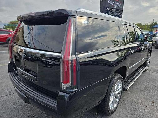 2017 Cadillac Escalade ESV Platinum