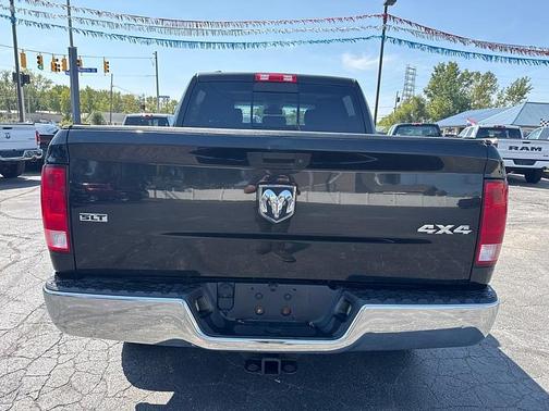 2016 RAM 1500 SLT