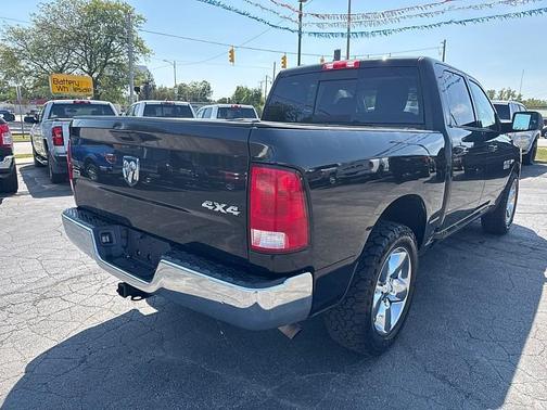 2016 RAM 1500 SLT