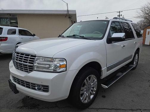 2014 Lincoln Navigator Base